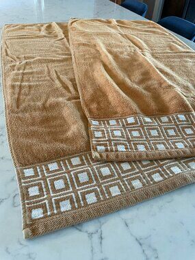 2 Vintage Bath Towel Set Gold Brown Geometric Cream Boarder 70s